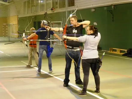 På jakt etter påskeharen, møttes noen skyttere en kort stund i rompåsken