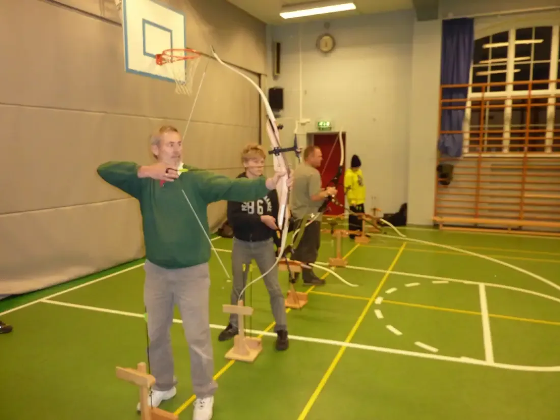 Keith introduserer tennis serv