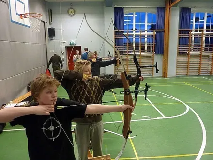 Full konsentrasjon fra ungdommene i bueklubben