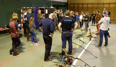 Marius orienterer om neste stevne i Nadderudhallen 1. november og Grand opening av bueskytterhallen i sandefjord 10. januar 2016