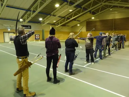 Lang lang rekke med skyttere. mer enn 50% kom denne tirsdagen