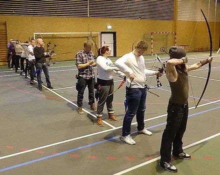 Årets første bueskyting i Kringsjåhallen med rekord mange fremmmøtte